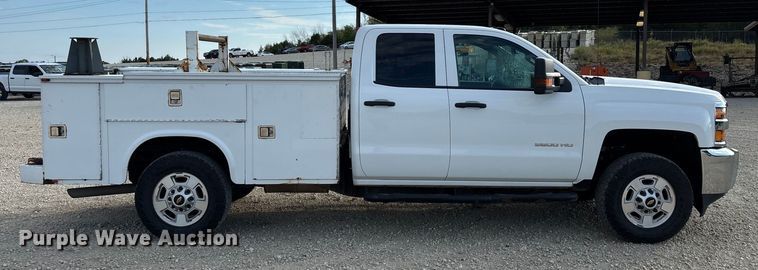 image for item EN5548 2019 Chevrolet Silverado 2500HD Double Cab utility bed pickup truck