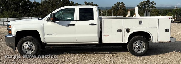 image for item EN5548 2019 Chevrolet Silverado 2500HD Double Cab utility bed pickup truck
