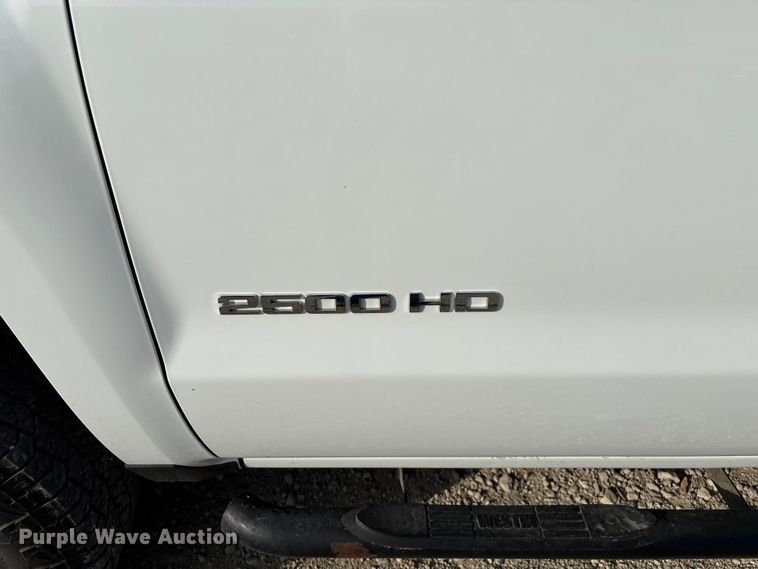 image for item EN5548 2019 Chevrolet Silverado 2500HD Double Cab utility bed pickup truck