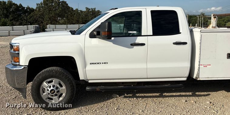 image for item EN5548 2019 Chevrolet Silverado 2500HD Double Cab utility bed pickup truck