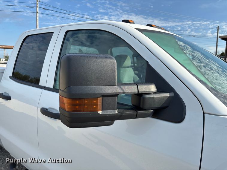 image for item EN5548 2019 Chevrolet Silverado 2500HD Double Cab utility bed pickup truck