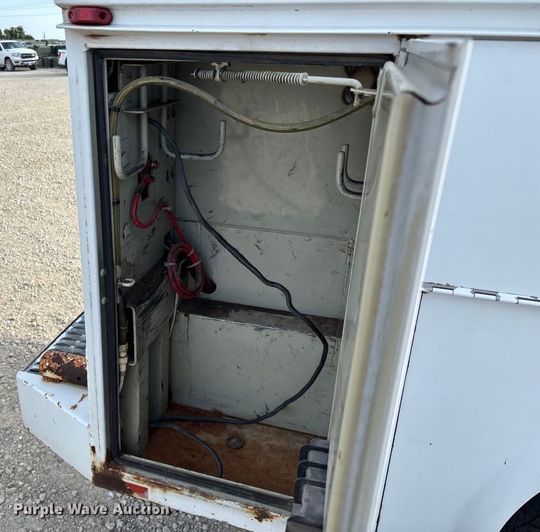 image for item EN5548 2019 Chevrolet Silverado 2500HD Double Cab utility bed pickup truck