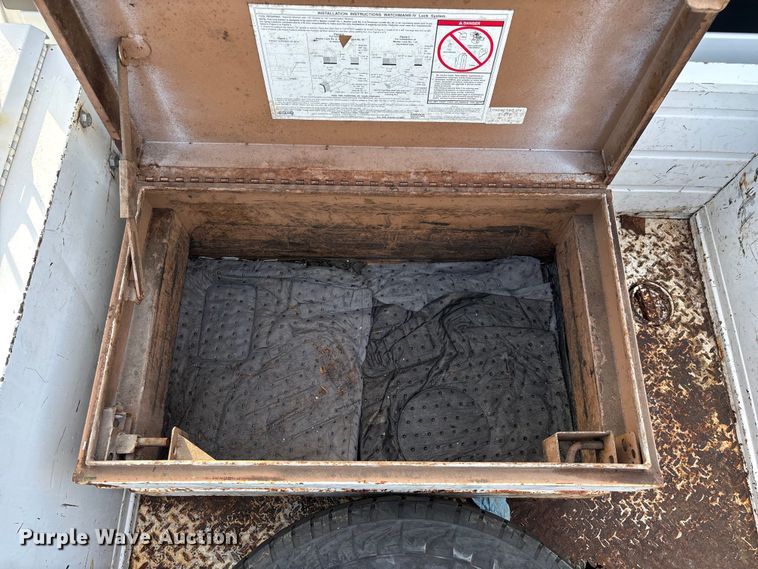 image for item EN5548 2019 Chevrolet Silverado 2500HD Double Cab utility bed pickup truck