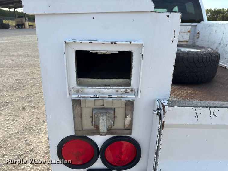 image for item EN5548 2019 Chevrolet Silverado 2500HD Double Cab utility bed pickup truck