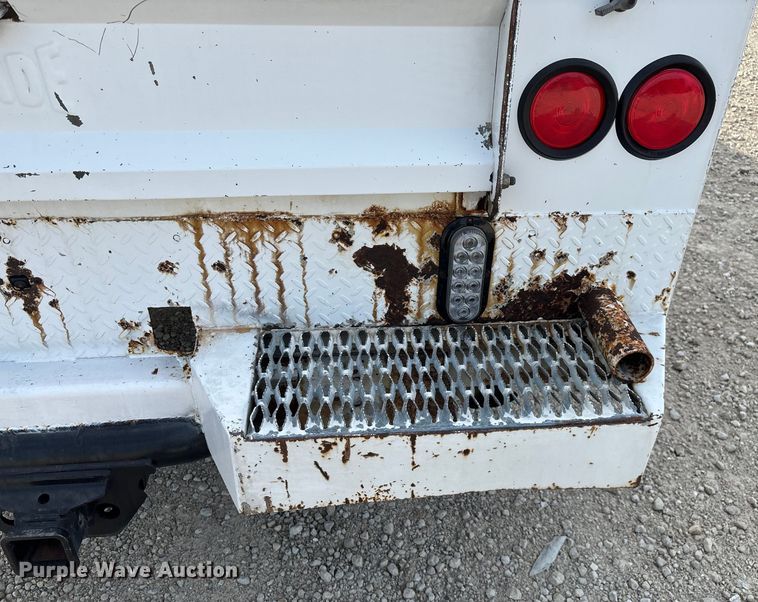 image for item EN5548 2019 Chevrolet Silverado 2500HD Double Cab utility bed pickup truck