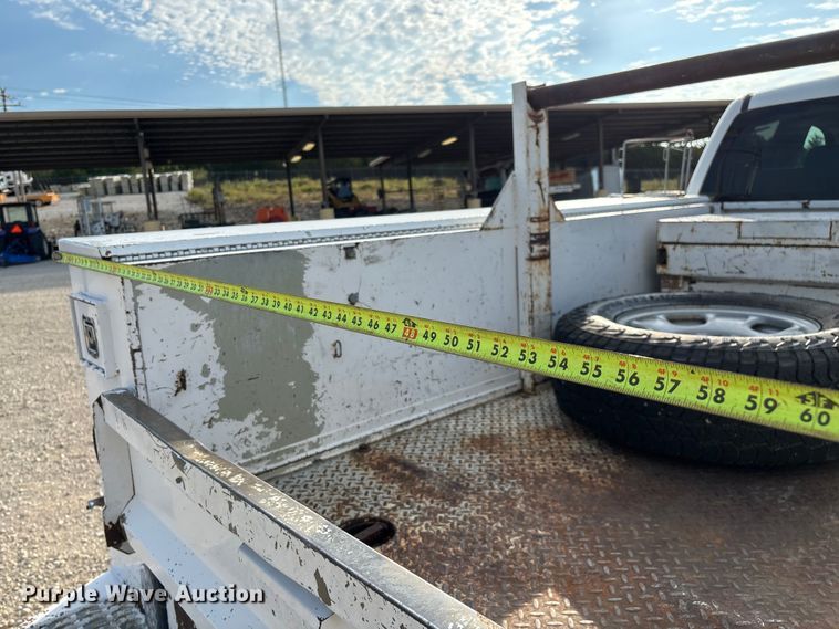 image for item EN5548 2019 Chevrolet Silverado 2500HD Double Cab utility bed pickup truck