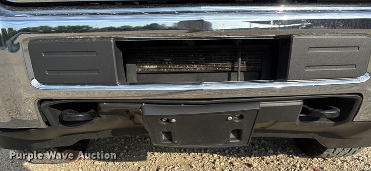 image for item EN5548 2019 Chevrolet Silverado 2500HD Double Cab utility bed pickup truck