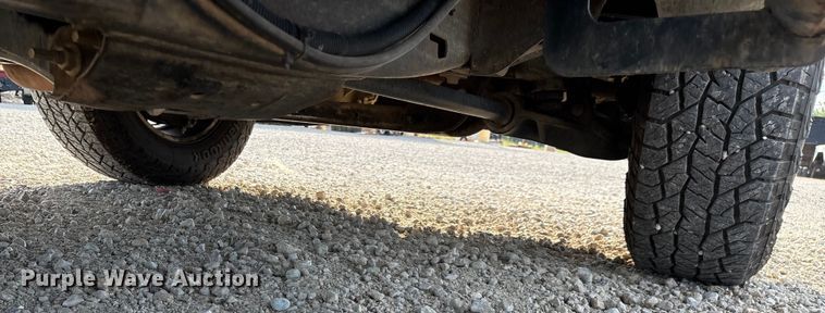 image for item EN5548 2019 Chevrolet Silverado 2500HD Double Cab utility bed pickup truck