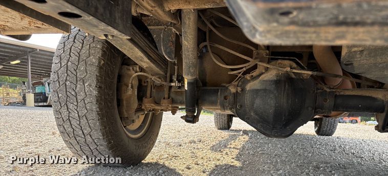 image for item EN5548 2019 Chevrolet Silverado 2500HD Double Cab utility bed pickup truck