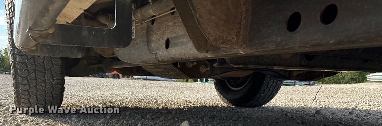 image for item EN5548 2019 Chevrolet Silverado 2500HD Double Cab utility bed pickup truck