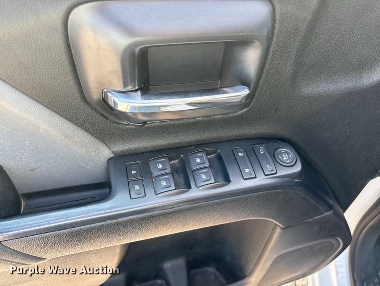 image for item EN5548 2019 Chevrolet Silverado 2500HD Double Cab utility bed pickup truck