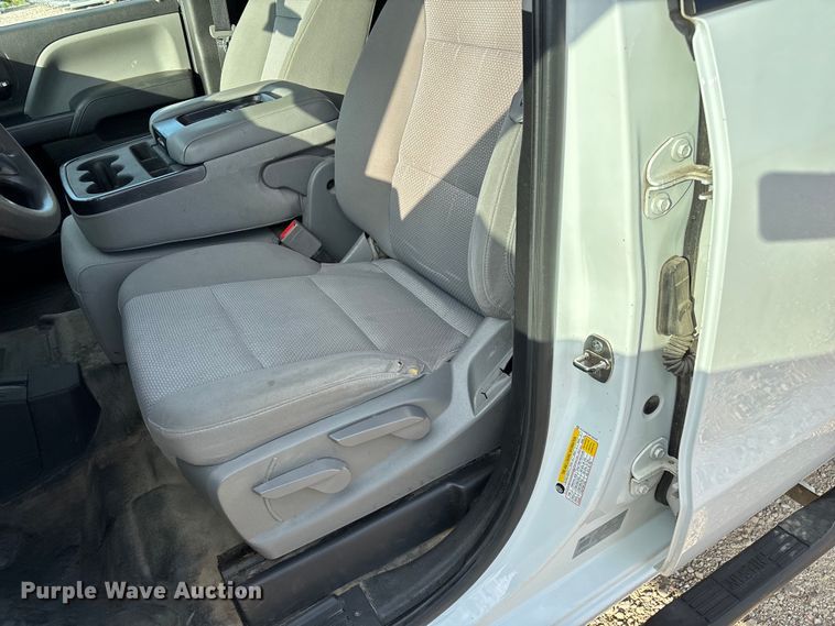 image for item EN5548 2019 Chevrolet Silverado 2500HD Double Cab utility bed pickup truck