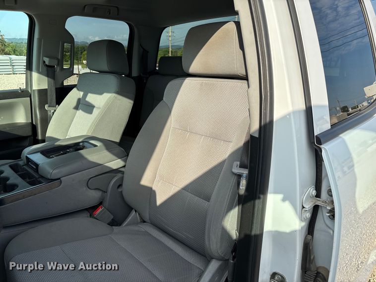 image for item EN5548 2019 Chevrolet Silverado 2500HD Double Cab utility bed pickup truck