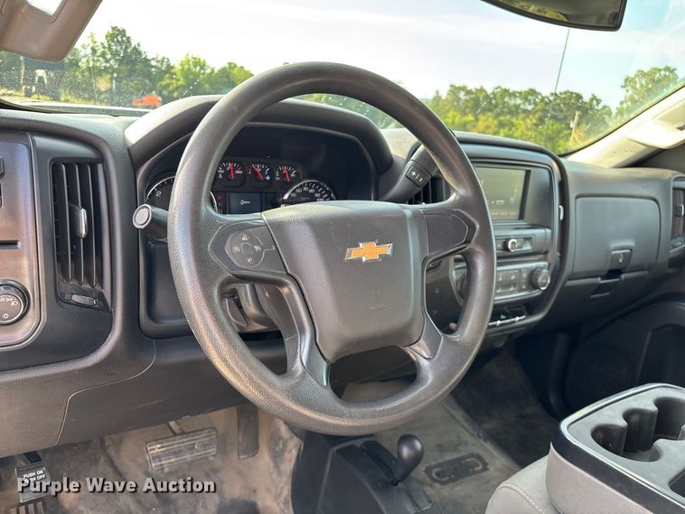 image for item EN5548 2019 Chevrolet Silverado 2500HD Double Cab utility bed pickup truck