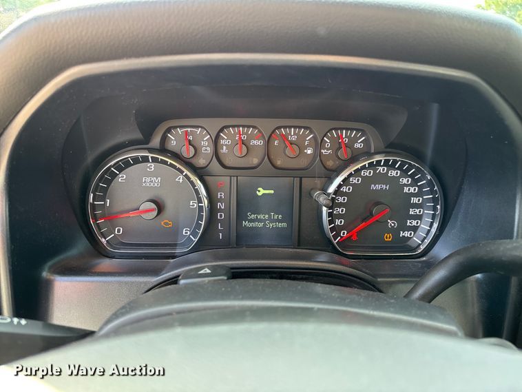 image for item EN5548 2019 Chevrolet Silverado 2500HD Double Cab utility bed pickup truck