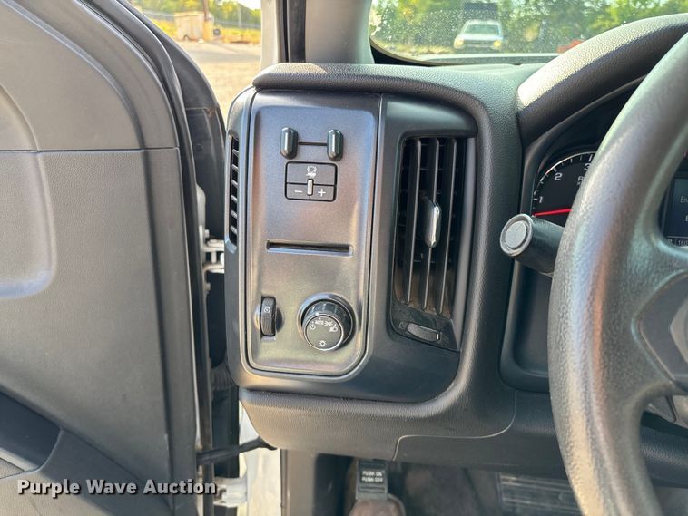 image for item EN5548 2019 Chevrolet Silverado 2500HD Double Cab utility bed pickup truck