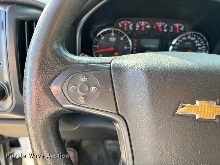 image for item EN5548 2019 Chevrolet Silverado 2500HD Double Cab utility bed pickup truck