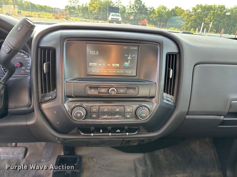 image for item EN5548 2019 Chevrolet Silverado 2500HD Double Cab utility bed pickup truck