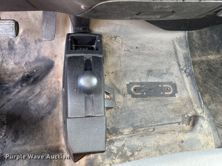 image for item EN5548 2019 Chevrolet Silverado 2500HD Double Cab utility bed pickup truck