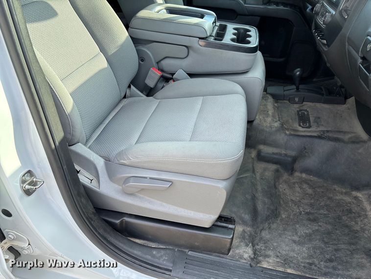 image for item EN5548 2019 Chevrolet Silverado 2500HD Double Cab utility bed pickup truck