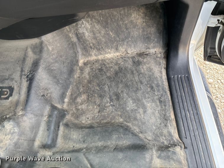 image for item EN5548 2019 Chevrolet Silverado 2500HD Double Cab utility bed pickup truck