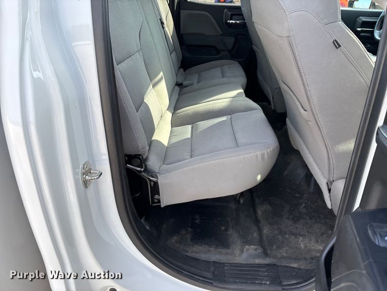 image for item EN5548 2019 Chevrolet Silverado 2500HD Double Cab utility bed pickup truck