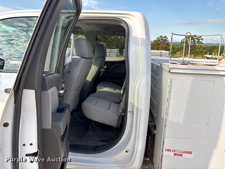 image for item EN5548 2019 Chevrolet Silverado 2500HD Double Cab utility bed pickup truck