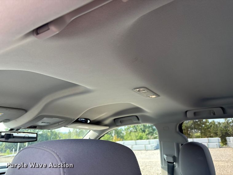 image for item EN5548 2019 Chevrolet Silverado 2500HD Double Cab utility bed pickup truck