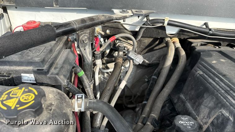 image for item EN5548 2019 Chevrolet Silverado 2500HD Double Cab utility bed pickup truck