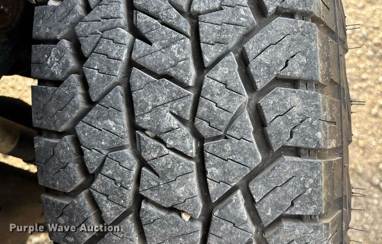 image for item EN5548 2019 Chevrolet Silverado 2500HD Double Cab utility bed pickup truck