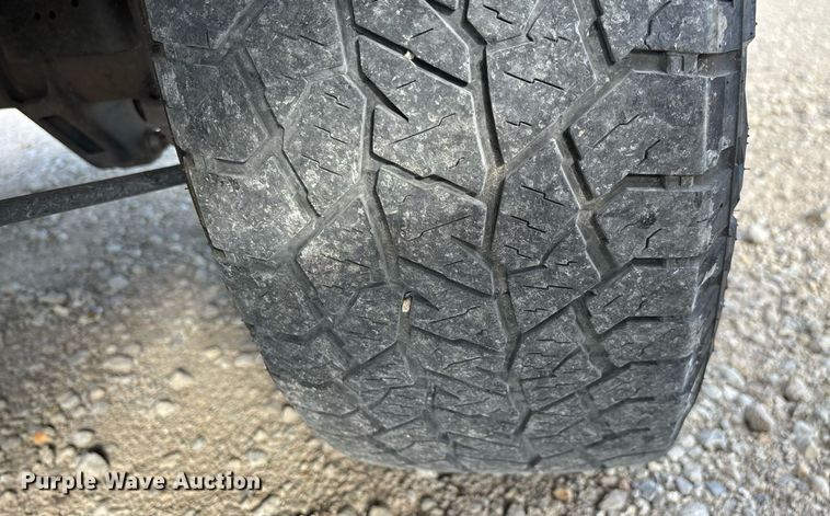 image for item EN5548 2019 Chevrolet Silverado 2500HD Double Cab utility bed pickup truck