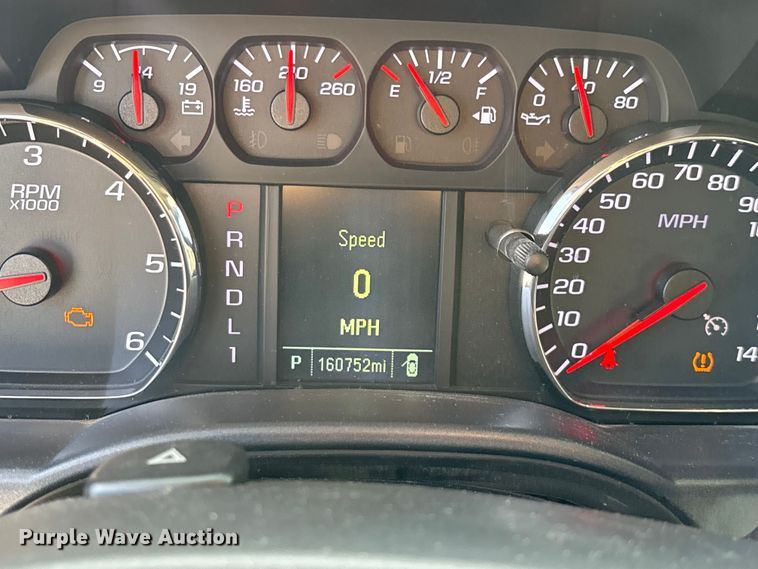 image for item EN5548 2019 Chevrolet Silverado 2500HD Double Cab utility bed pickup truck