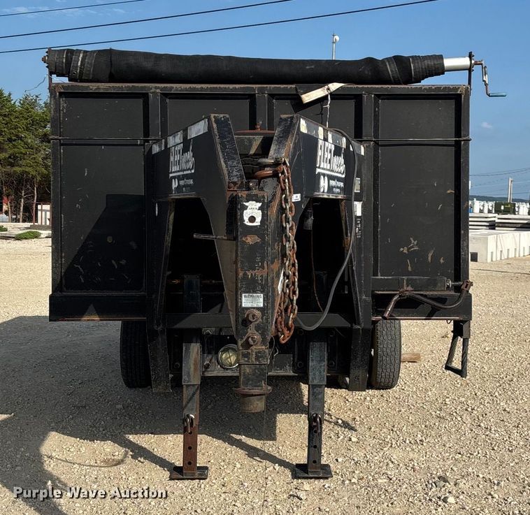 image for item EN5549 2004 Diamond C  dump trailer