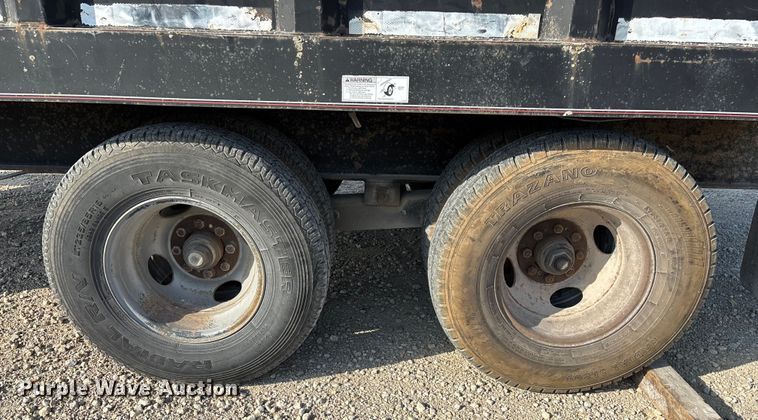 image for item EN5549 2004 Diamond C  dump trailer