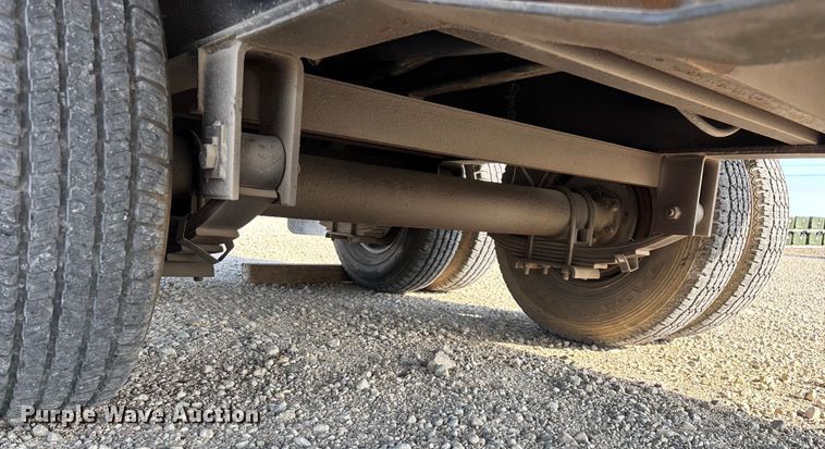 image for item EN5549 2004 Diamond C  dump trailer