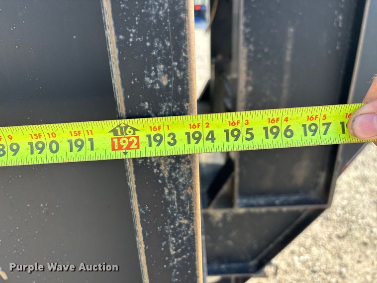 image for item EN5549 2004 Diamond C  dump trailer