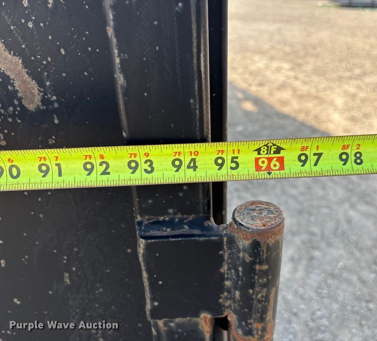 image for item EN5549 2004 Diamond C  dump trailer