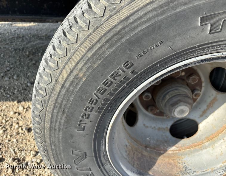 image for item EN5549 2004 Diamond C  dump trailer