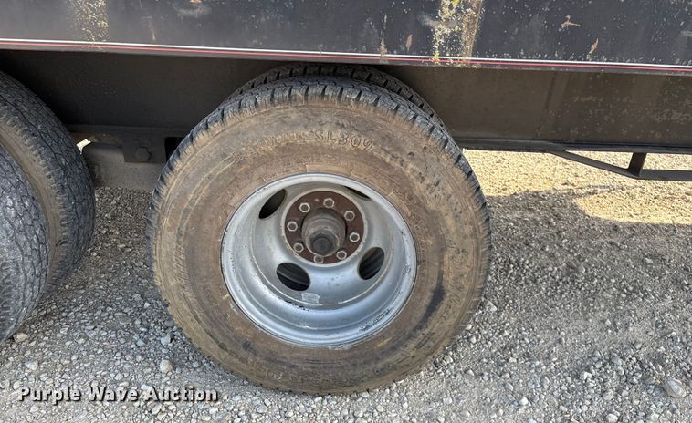 image for item EN5549 2004 Diamond C  dump trailer