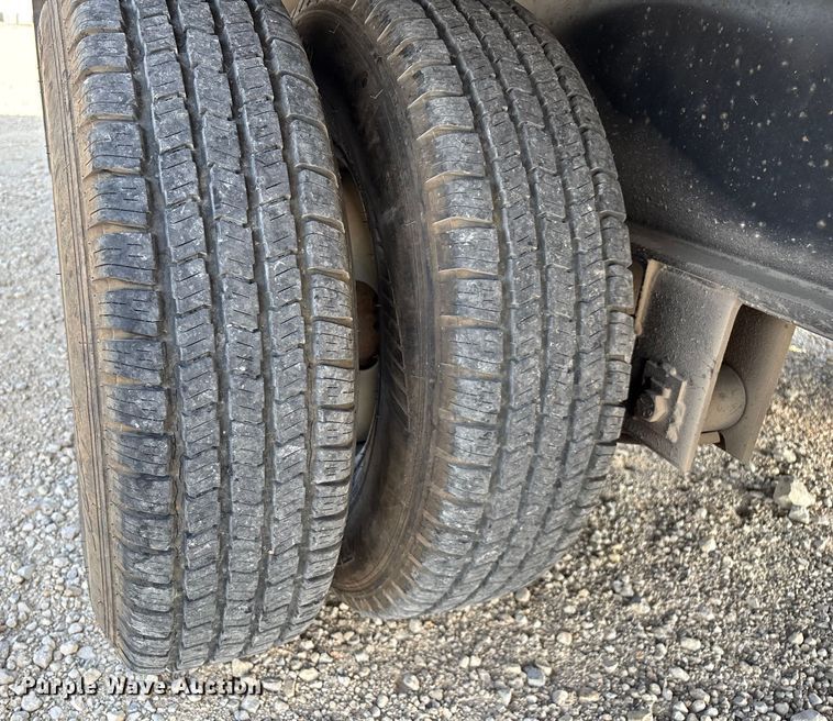 image for item EN5549 2004 Diamond C  dump trailer