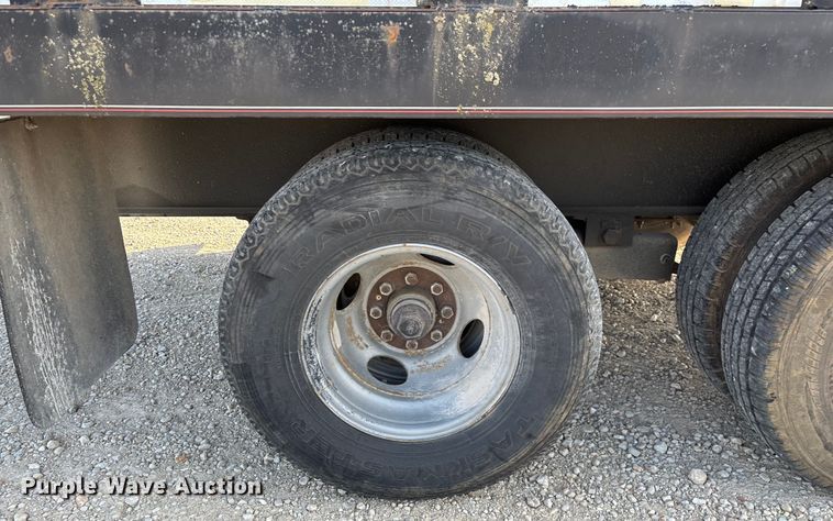 image for item EN5549 2004 Diamond C  dump trailer