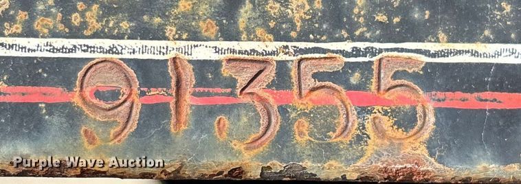 image for item EN5549 2004 Diamond C  dump trailer