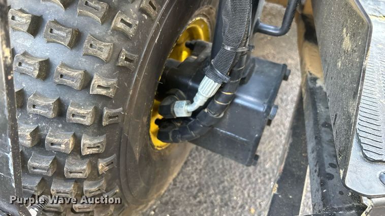 image for item EN5560 John Deere 1200 Hydro bunker rake