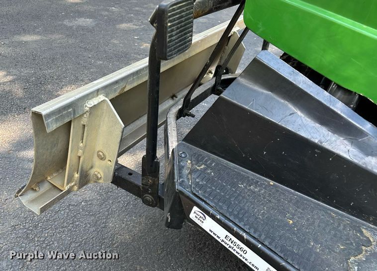 image for item EN5560 John Deere 1200 Hydro bunker rake