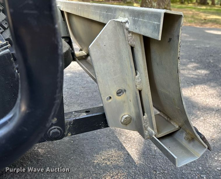 image for item EN5560 John Deere 1200 Hydro bunker rake