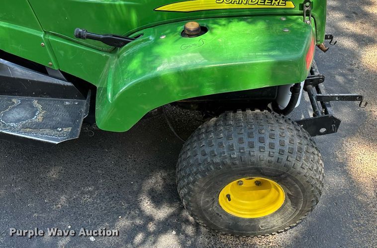 image for item EN5560 John Deere 1200 Hydro bunker rake