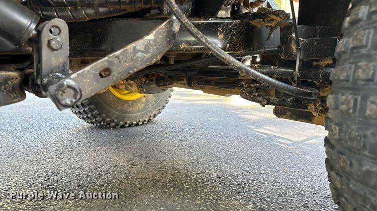 image for item EN5560 John Deere 1200 Hydro bunker rake