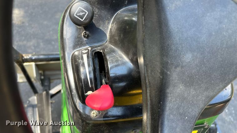 image for item EN5560 John Deere 1200 Hydro bunker rake