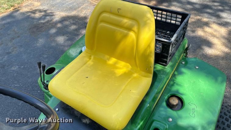 image for item EN5560 John Deere 1200 Hydro bunker rake