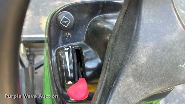 image for item EN5560 John Deere 1200 Hydro bunker rake